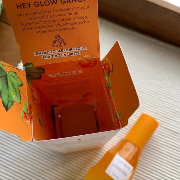 Glow Recipe Cloudberry Bright Essence Toner - Picture 7 of 11